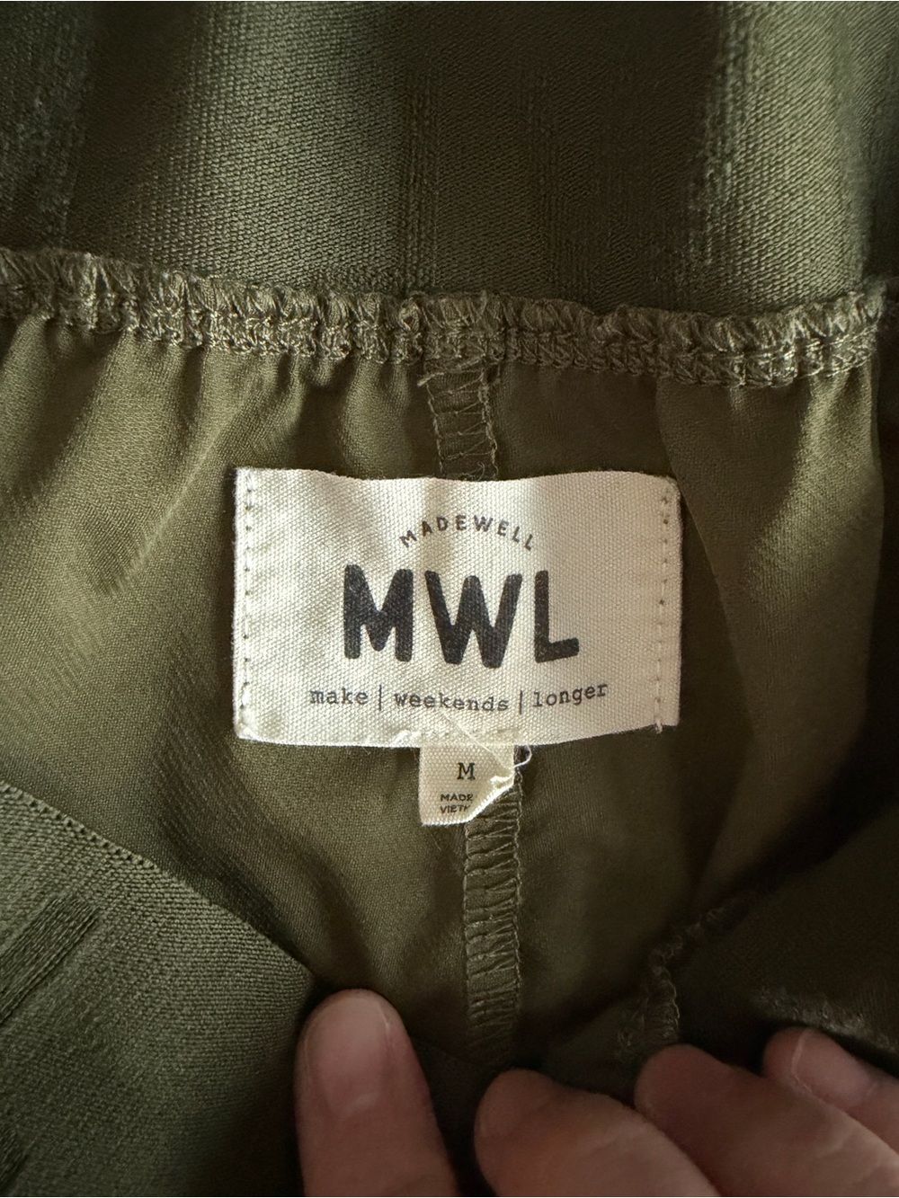 Madewell Green shorts - like new condition- Size M - Picture 2 of 4